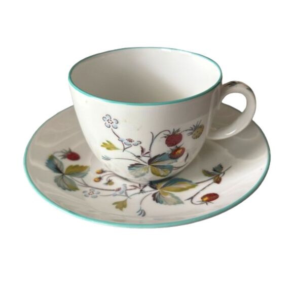 Royal Worcester England STRAWBERRY FAIR Flameproof Porcelain Tea Cup & Saucer - Picture 1 of 6